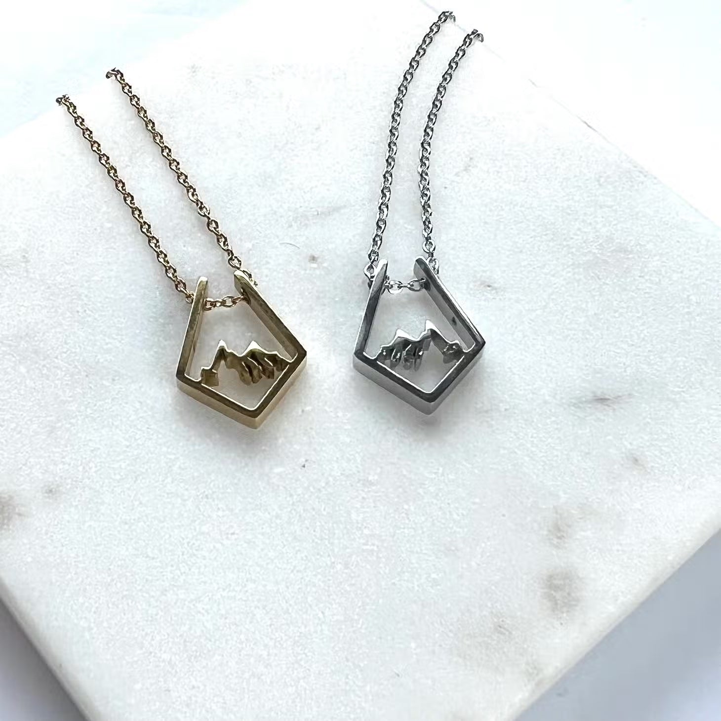rhombus-mountain-necklace