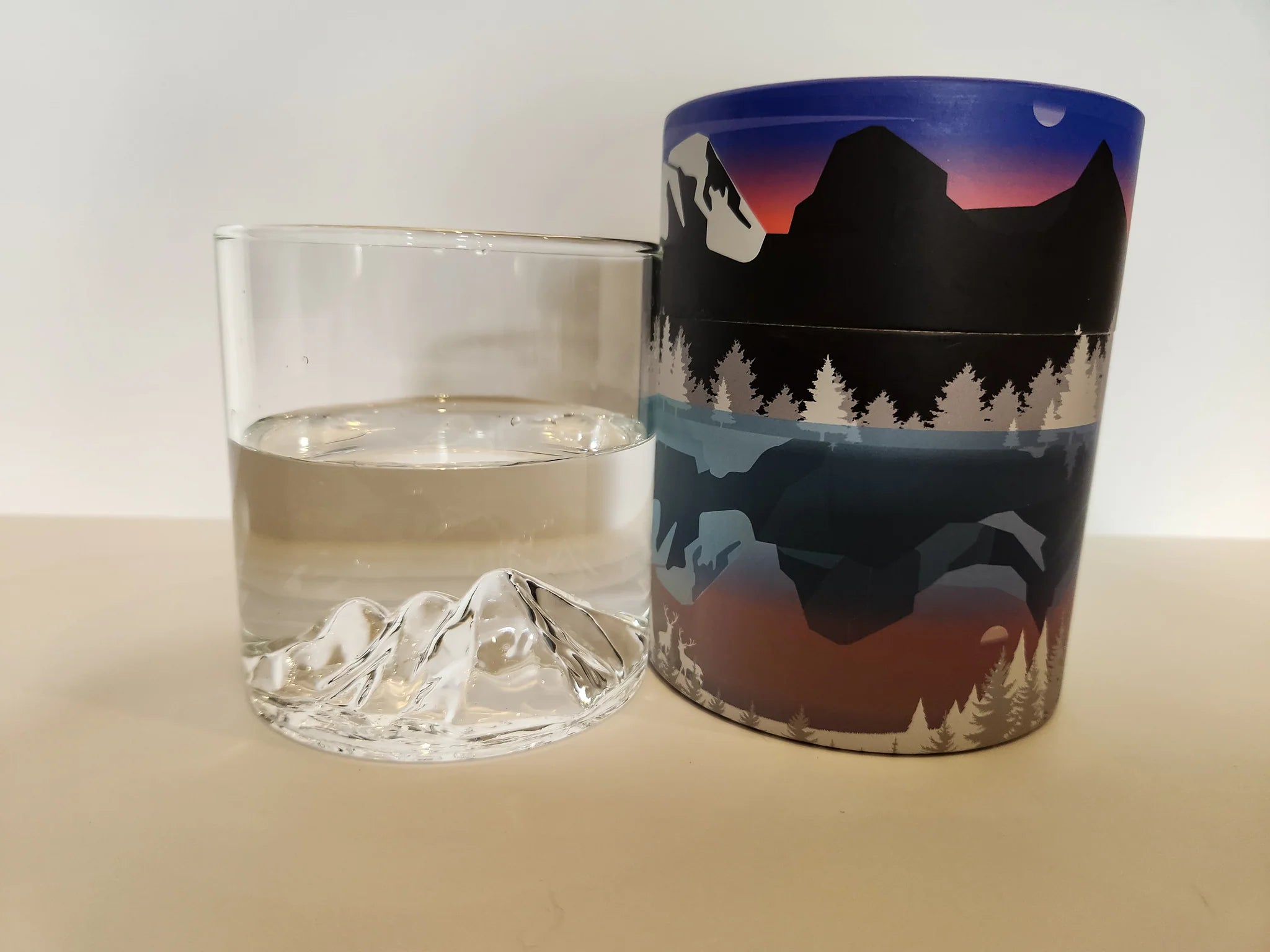 Three sisters tumbler glass