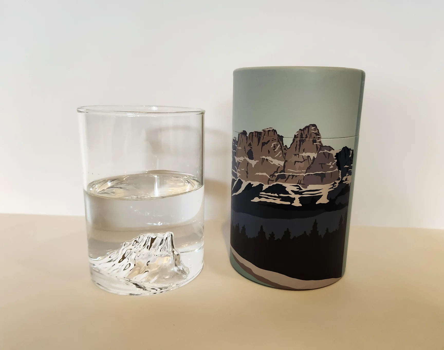 Castle-mountain-pint-glass